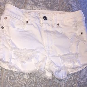 American Eagle size 6 distressed/ripped shorts B6